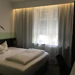 Hotel Goldener Falke 3*