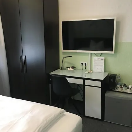 Hotell Goldener Falke 3*