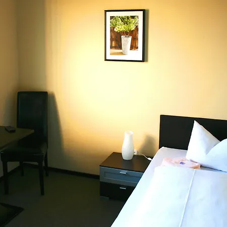 Hotel Goldener Falke 3*