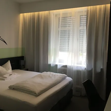 Hotel Goldener Falke