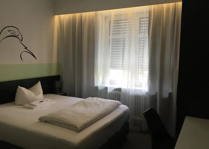 Hotell Goldener Falke 3*